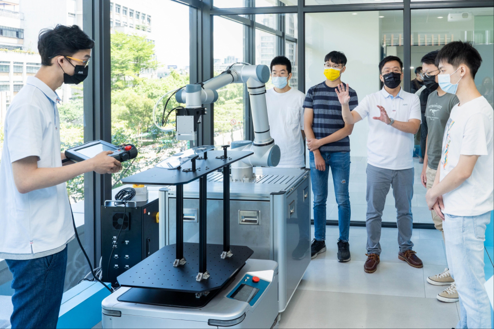 ���ƴ������_��Ҫ�ČW�g����ⷰ飬������ƄӸ���ǻ��u���P�I���g�_�l�����У���Ч�p�ٹ��S�����ɱ��ęCе�ֱۣ������p���F������аl�ɹ�